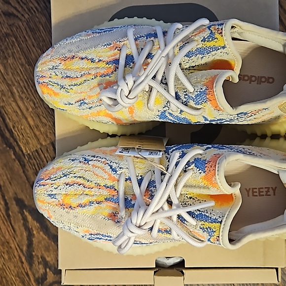 Yeezy Boost 350 V2 OAT - Picture 7 of 10